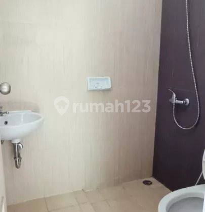 Rumah Bagus Unfurnished di La Bella Arcadia Village , Tangerang 2