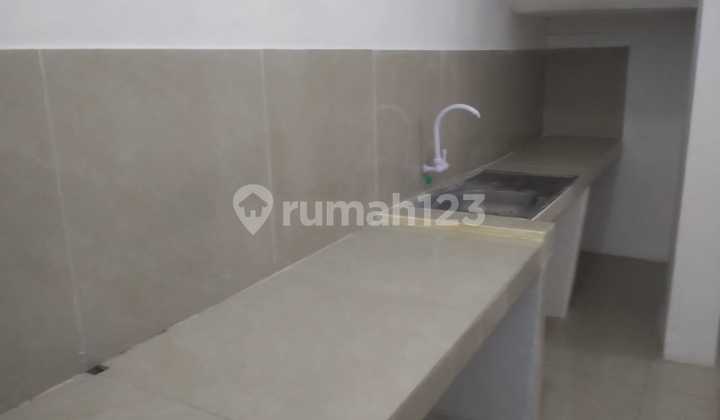 Dijual cepat murah Rumah 2 lantai di Dasana Indah lingkungan ramai, harga terjangkau, dekat fasilitas umum   2