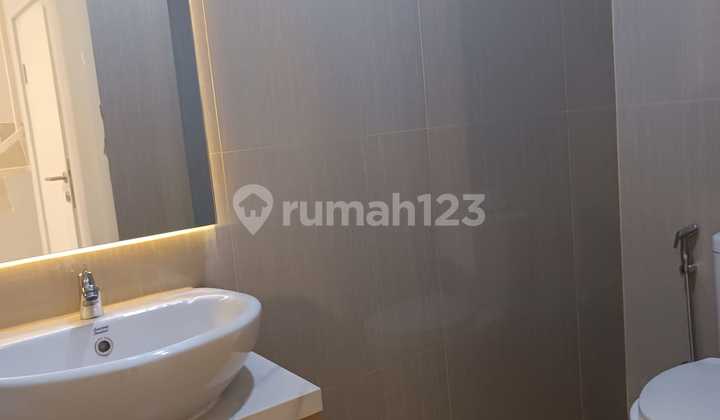 Dijual Cepat Rumah Siap Huni di Cluster Lily Paramount Petals 2