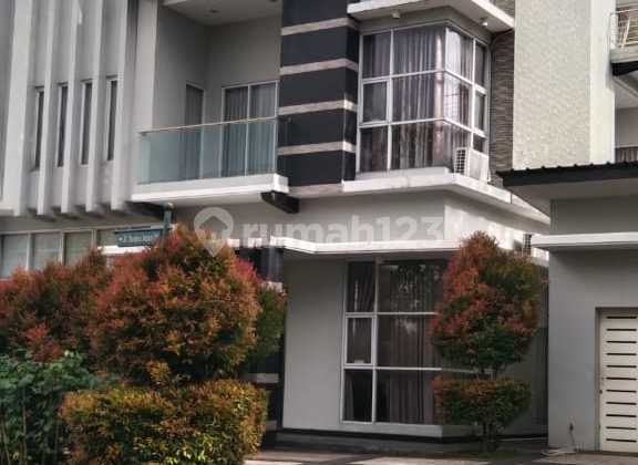 Dijual cepat Rumah 3 lantai hoek ada kolam renang pribadi di Sutera Intan Alam Sutera Tangerang Selatan Dijual cepat Rumah 3 lantai hoek ada kolam renang pribadi di Sutera Intan Alam Sutera Tangerang Selatan