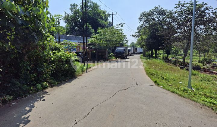 Land for quick rent on Jl Rancaiyuh Legok, strategic location. Land for quick rent on Jl Rancaiyuh Legok, strategic location.