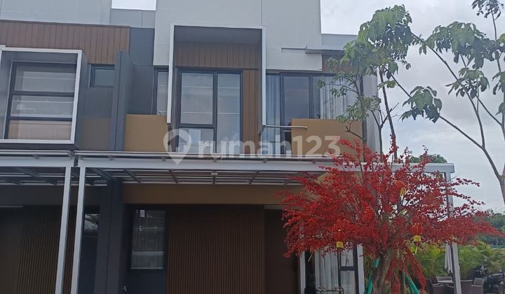 For Sale Fast Ready-to-Occupy House in Izzi Cluster BSD City Strategic Location