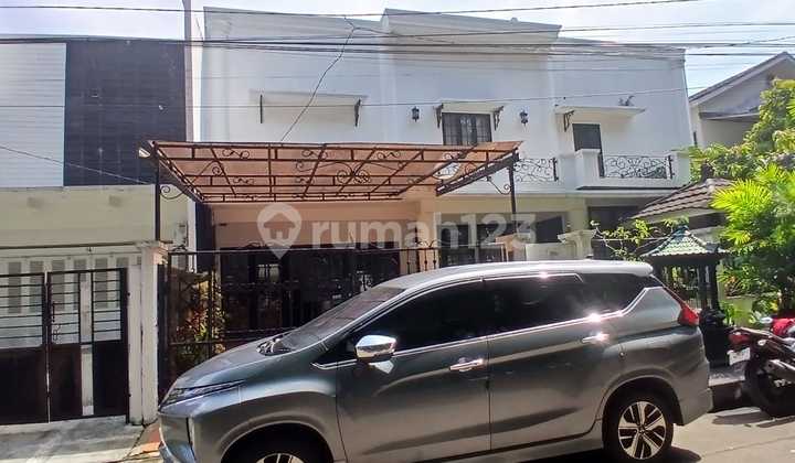 Rumah Nyaman Dekat Gedung Cimb Niaga Bintaro.