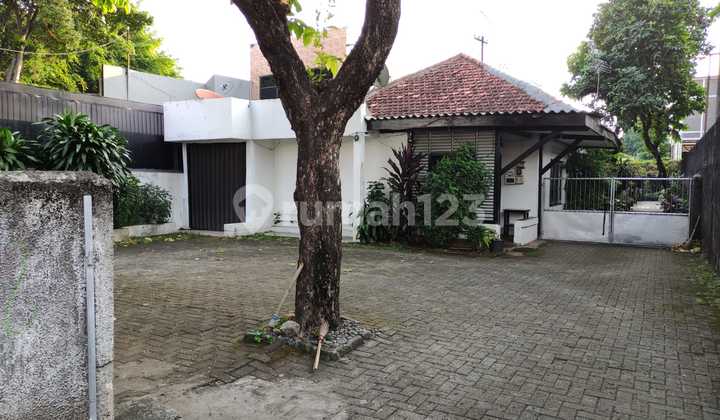 45jt/meter Dijual Rumah Tua Jalan K.s Tubun Slipi.