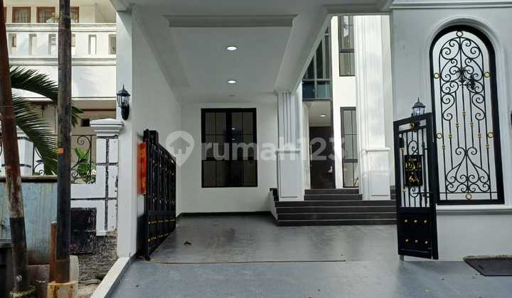 Luxury American Classic House Sector 9 Bintaro