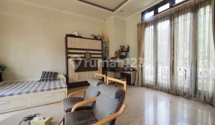 Rumah Menteng Bintaro Jl. Teuku Umar. Rumah Menteng Bintaro Jl. Teuku Umar.