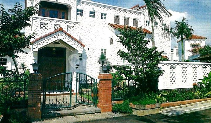 Rumah Clasic Kemang Xii