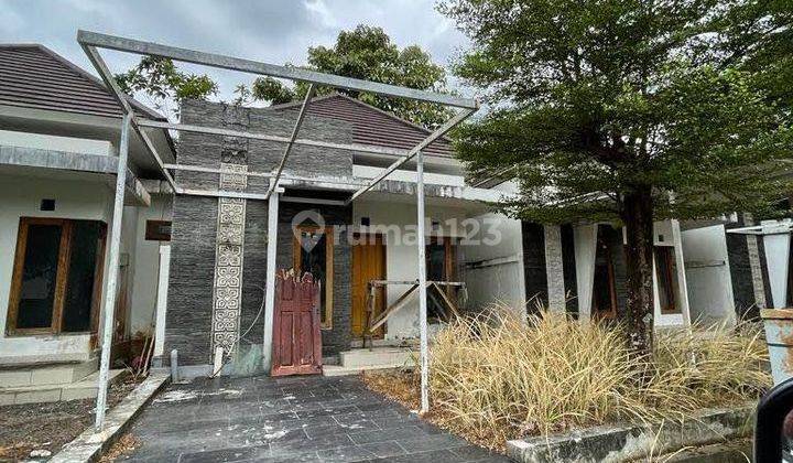 Rumah Ex Lelang Komplek Perumahan Elite One Gate Sistem 2