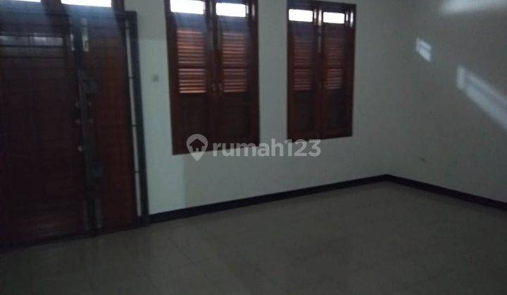 Rumah Kontrakan 2 Lantai Bagus Unfurnished SHM di Sayap Riau, Bandung 2