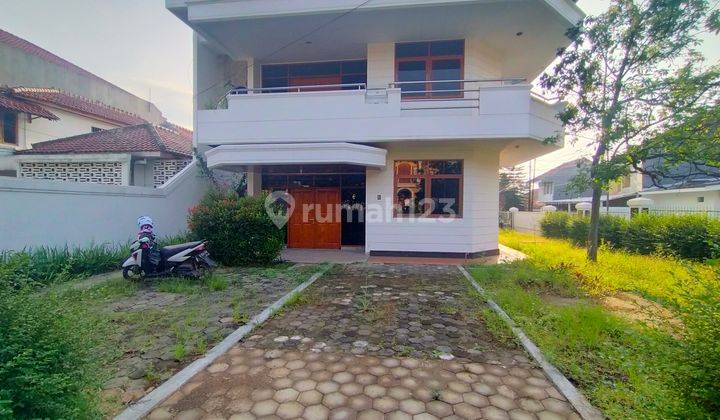 Rumah Kokoh Di Sayap Jl. Supratman Kota Bandung 1