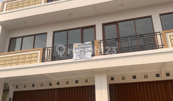 New 3-Story Shophouse in Jatinangor Suitable for Business, Office