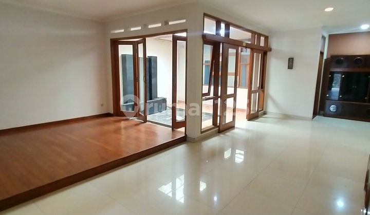 Rare House on Jl. Supratman Wing 1