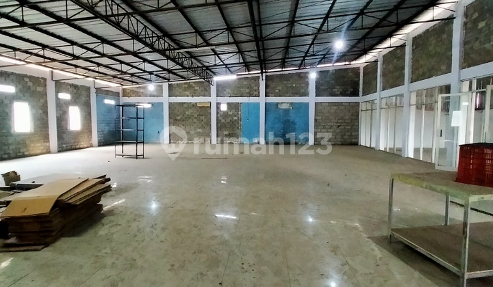 Warehouse at Gedebage Station, Jl. Gedebage, Cisaranten Kidul, Gedebage, Bandung City, West Java, Indonesia, 40294, Gede Bage 1200.0 m² Freehold Title.