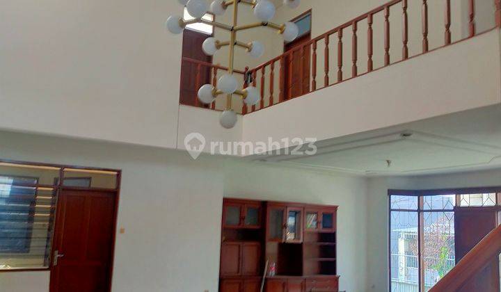 Rumah Kokoh Di Sayap Jl. Supratman Kota Bandung 2