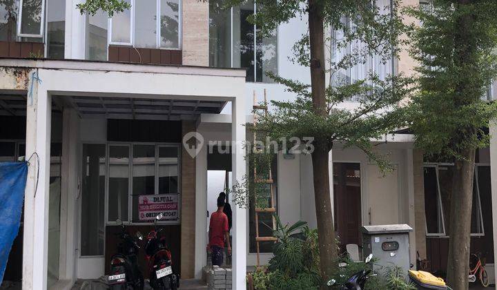 Dijual/Disewa  Rumah Lebak Bulus River Valley Kondisi prima Harga Terbaik 1