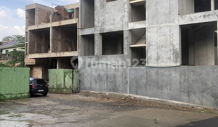 For Sale New House in Kemang with Sky Lounge Marble Floor