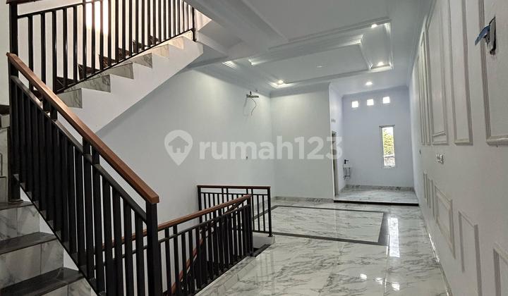 Dijual Rumah Baru 3 Lantai Jl.mangga Duri Kepa Harga 2 M An