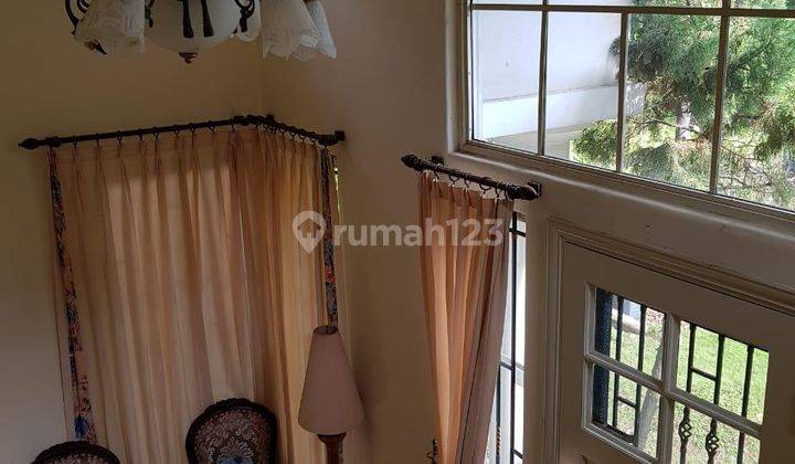 Dijual Rumah Cantik Semi Furnished di Karawaci Tangerang 2