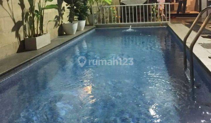 Dijual Rumah Ada Kolam Renang di Graha Raya Bintaro 2