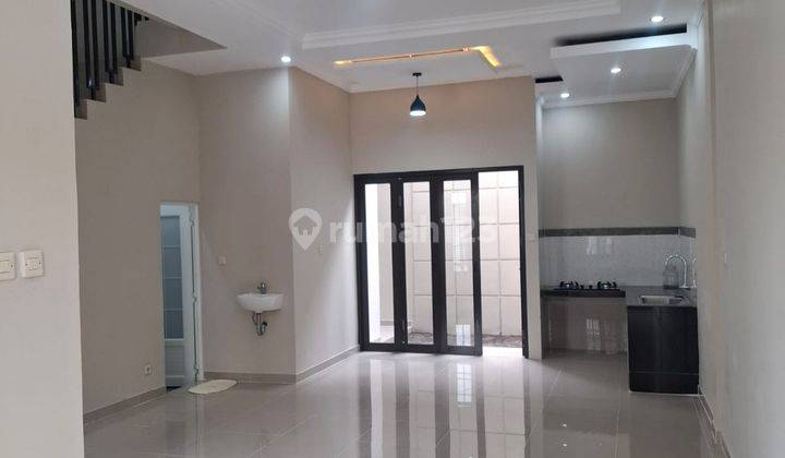 Rumah Bagus SHM Kiwi Graha Bintaro, Tangerang Selatan