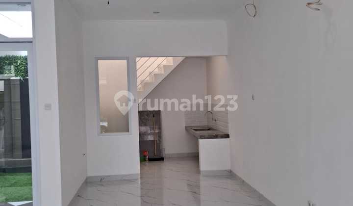 Rumah Bagus Sudah Renovasi di Emerald Bintaro Jaya Rumah Bagus Sudah Renovasi di Emerald Bintaro Jaya