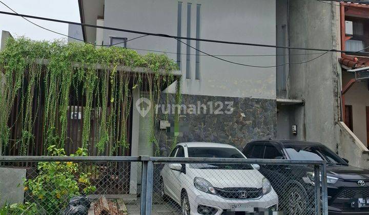 Rumah Minimalis Strategis Di Tengah Bintaro, Taman Luas 1