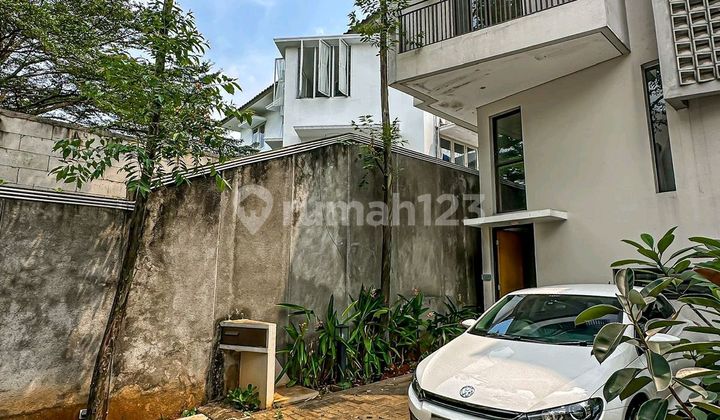 Rumah 2 Lantai Dekat Stasiun Jurangmangu Bintaro