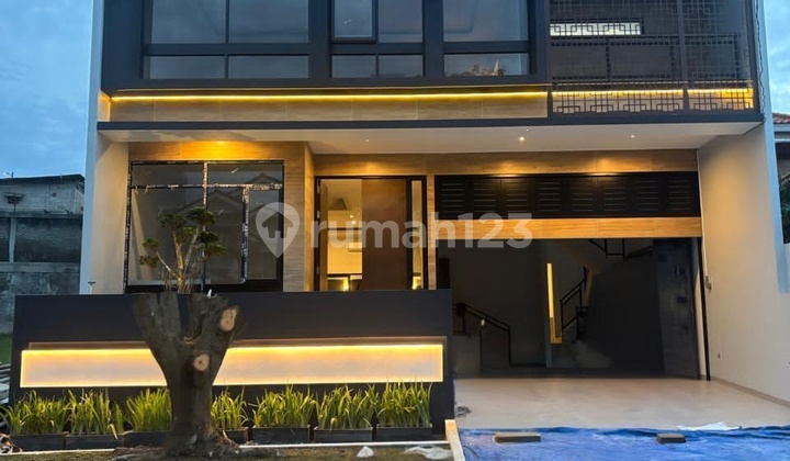 Dijual Rumah Mewah Tropical dengan Private Pool di Bintaro Jaya Sektor 9