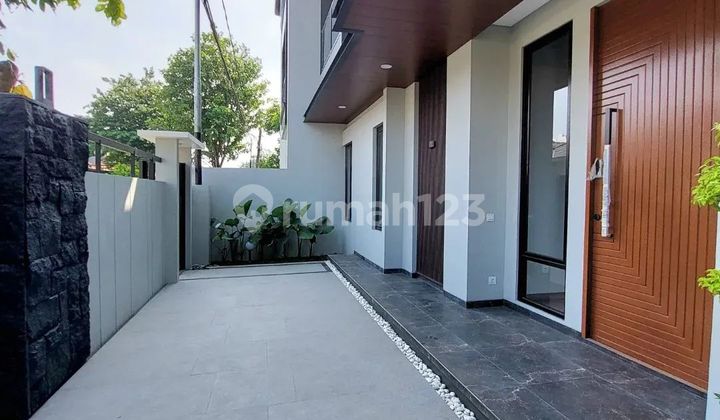 Rumah Hook Baru Bagus di Griya Loka BSD 2