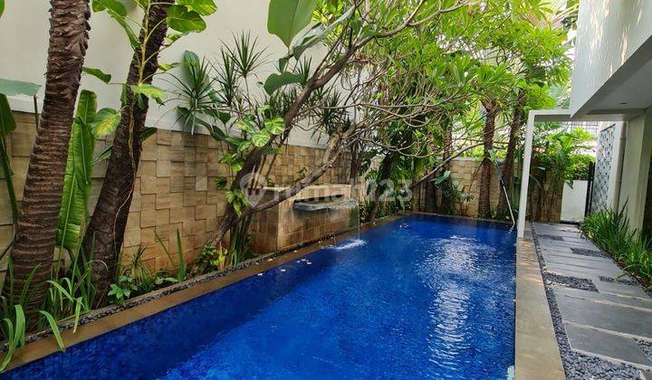 Rumah Modern Luxury Di Gaharu Jakarta Selatan 1