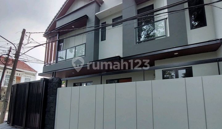 Rumah Hook Baru Bagus di Griya Loka BSD