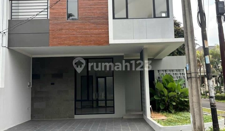 Rumah Hoek Baru di Bintaro Sektor 9 Siap Huni Rumah Hoek Baru di Bintaro Sektor 9 Siap Huni