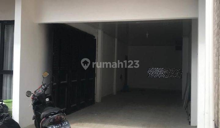 Rumah Lux 3 Lantai di Cigadung Bandung Utara 2