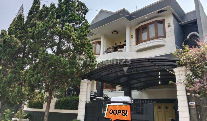 Rumah mewah 3 Lantai di Komplek Setra Duta Bandung 1