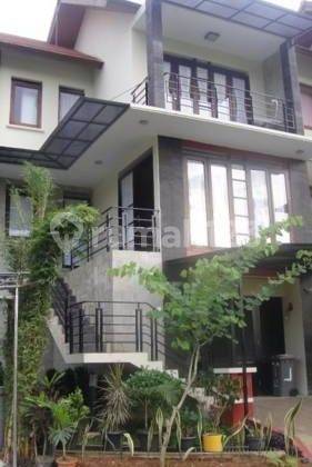 Rumah 3 Lantai Siap Huni di Dago Pakar Bandung 1