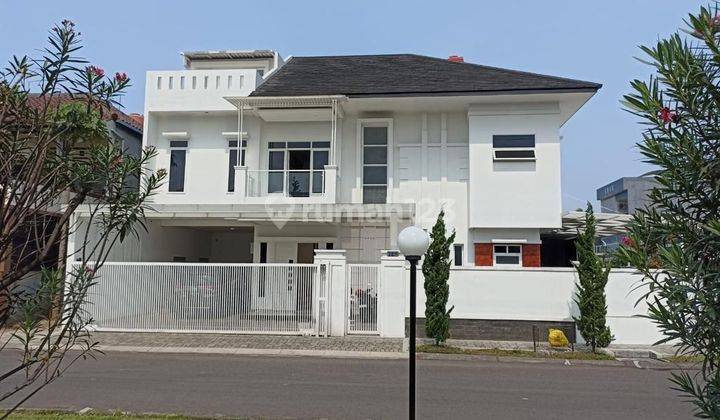 Rumah lux hook di singgasana mekar wangi bandung kota 1