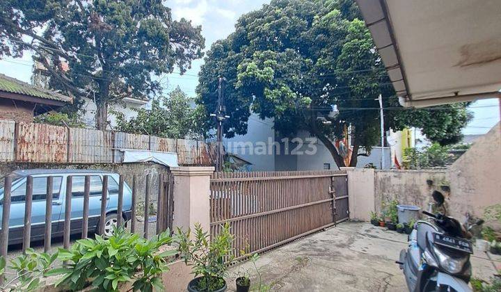 Rumah lama terawat cocok kost kostan di dago bandung 2