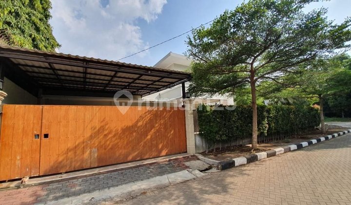 Rumah Hoek Modern Di Setiabudi Regency Bandung Rumah Hoek Modern Di Setiabudi Regency Bandung