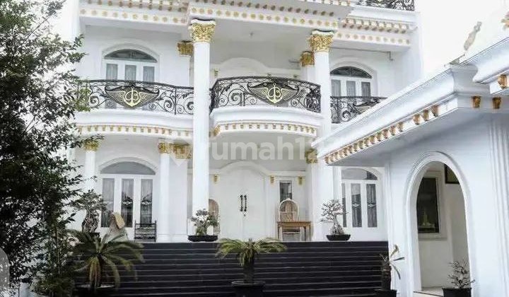 Jual Villa Plus Kolam Renang Pribadi di Daerah Lembang Bandung 