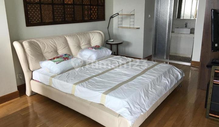 Disewakan Apartemen Lokasi Dekat Senayan (Residence 8) Disewakan Apartemen Lokasi Dekat Senayan (Residence 8)