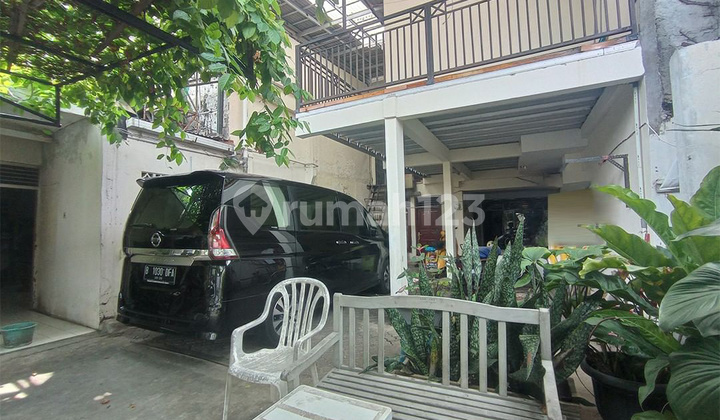 Dijual Rumah Kost 11 Kamar Tidur di Tebet Jakarta Selatan