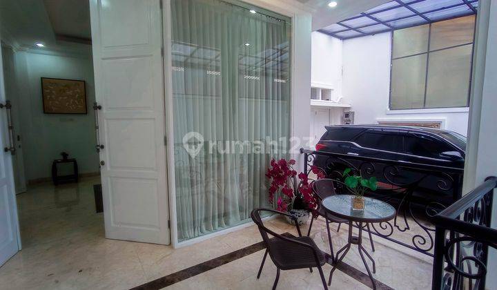 Disewakan Rumah Mewah 3 Kamar Tidur Patra Kuningan Jakarta Selatan 2
