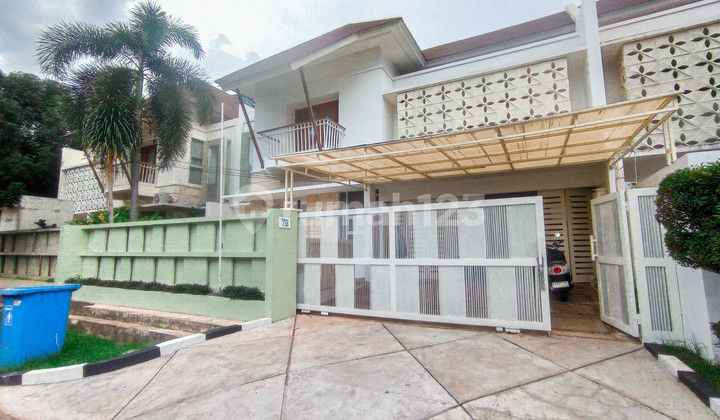 Rumah Mewah Kolam Renang di Patra Kuningan Jakarta Selatan Rumah Mewah Kolam Renang di Patra Kuningan Jakarta Selatan