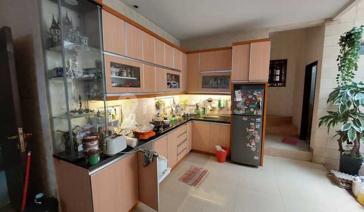 Rumah 2 Lantai Tomang Jakbar 2
