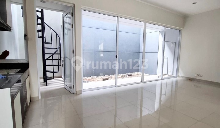 ruang keluarga jual rumah di bintaro discovery
