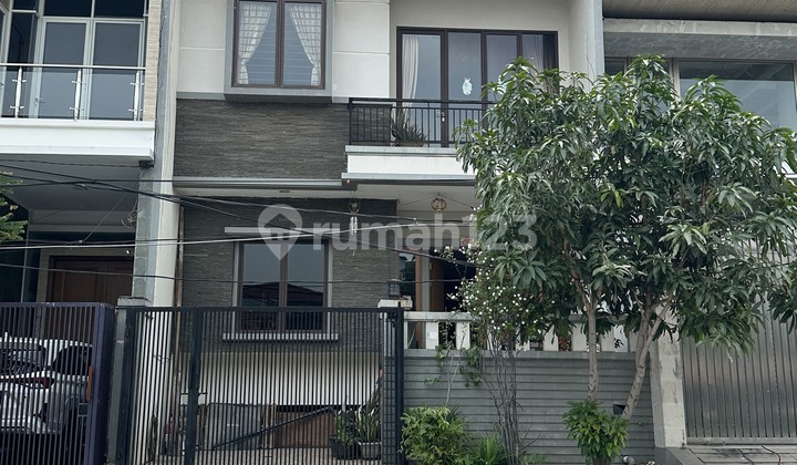 Rumah Hoki, 2 Lantai di Green Ville (Luas 13X15) Lokasi Nyaman