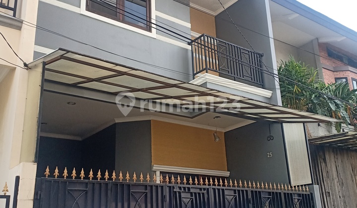 Rumah Cantik hoki siap Huni 2,5 Lantai , Non.421 9