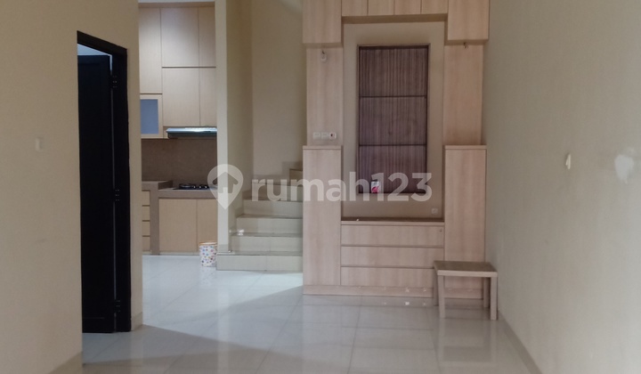 Rumah Cantik hoki siap Huni 2,5 Lantai , Non.421 5