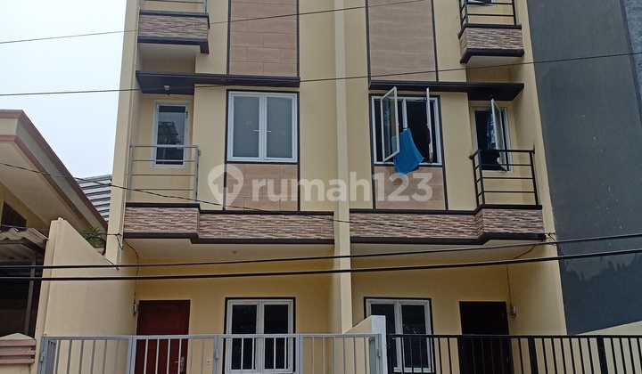Non.570 Rumah Murah Jln 2 Mobil, 3 Lt Taman Ratu Jakarta Barat  8