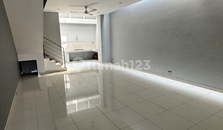 Rumah Hoki 3 Lantai (Kondisi Cantik dan Terawat) Lokasi Bebas Banjir 1